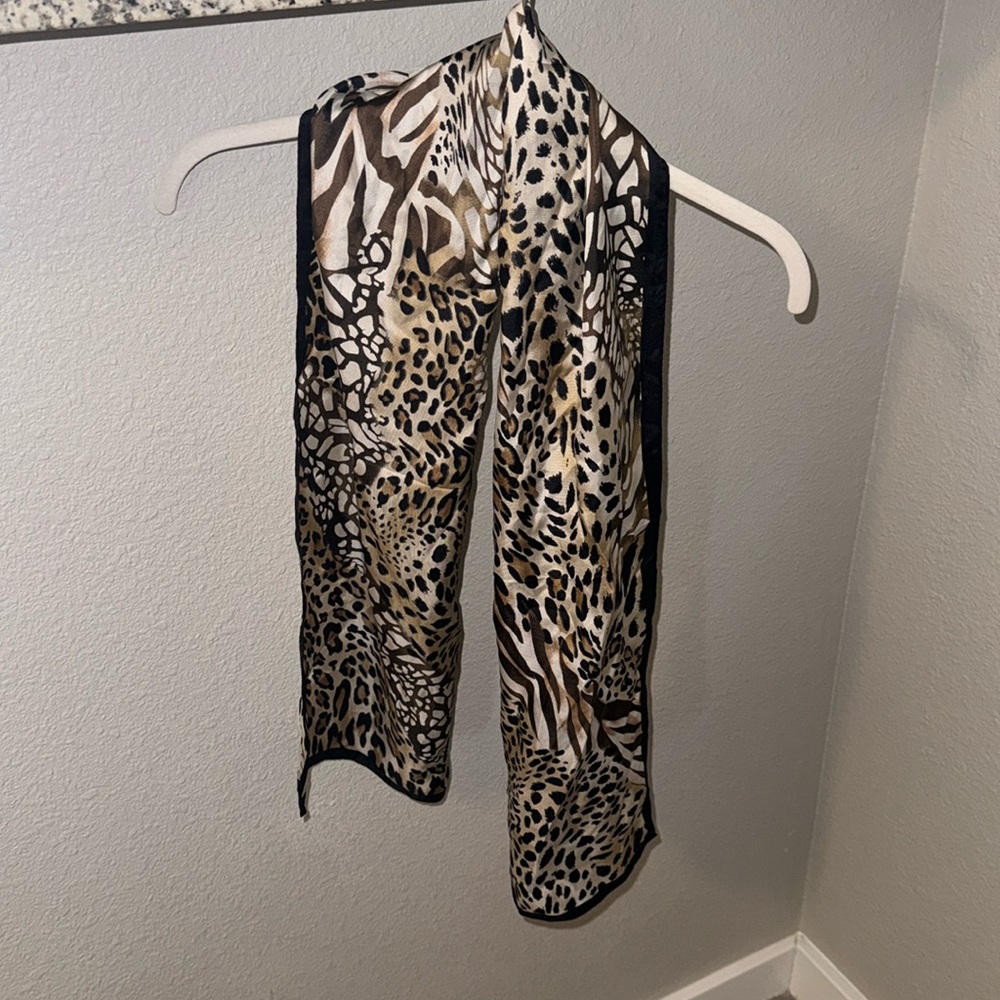 OSCAR DE LA RENTA VINTAGE SILK SCARF